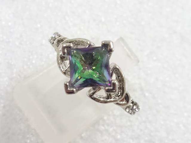 JAPANESE KIMONO / ANTIQUE COLORED STONE RING (SIZE 13.5)